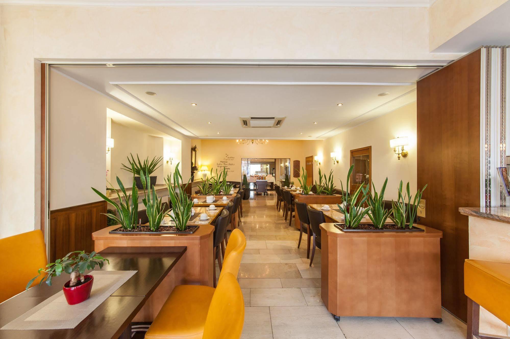 Hotel Flora Duesseldorf Екстер'єр фото